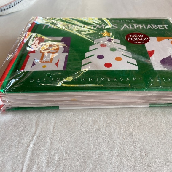 The Christmas Alphabet Deluxe Anniversary. Edition by Robert Sabuda - Picture 5 of 5